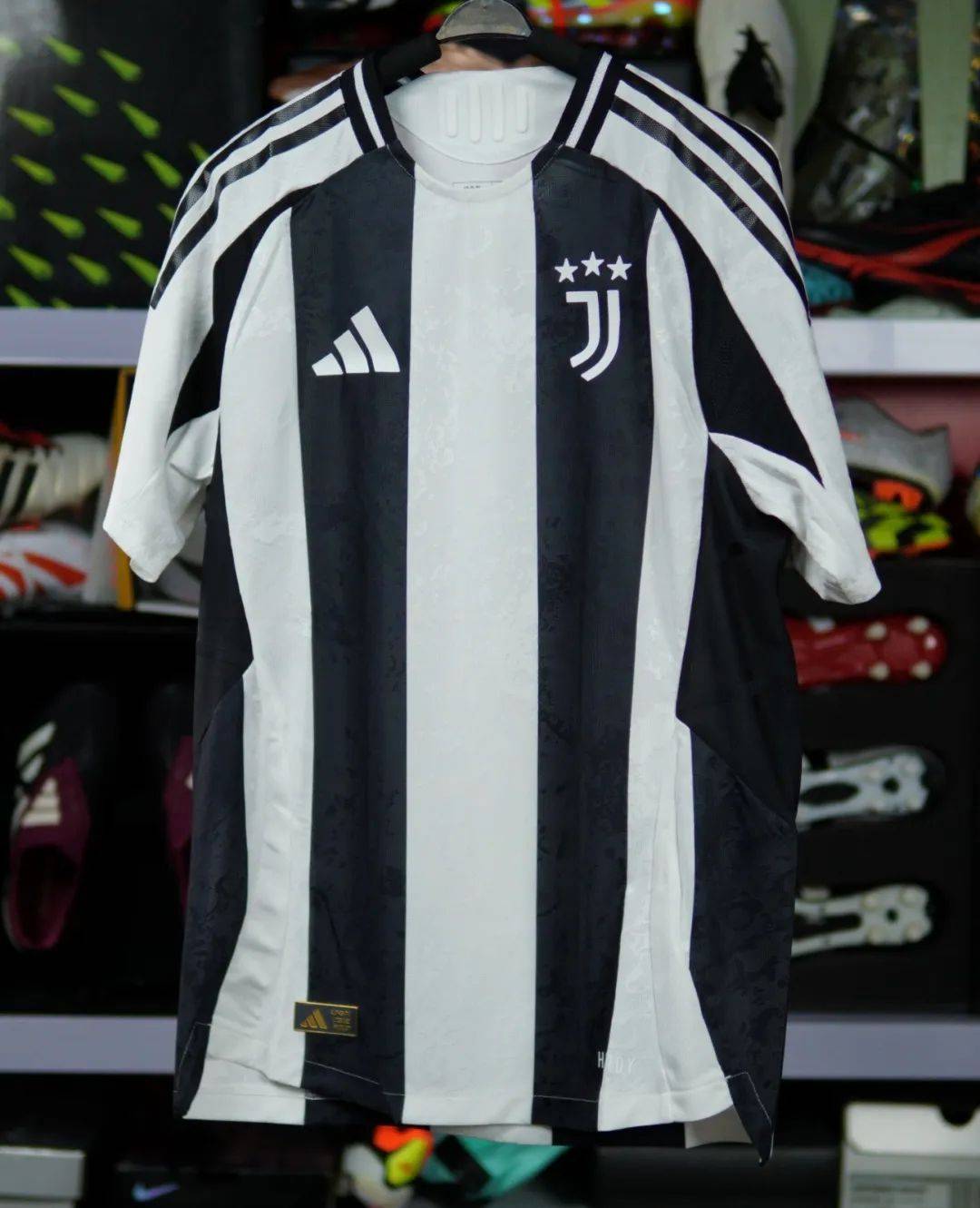 尤文图斯球衣胸前广告(尤文图斯球衣胸前广告是什么)