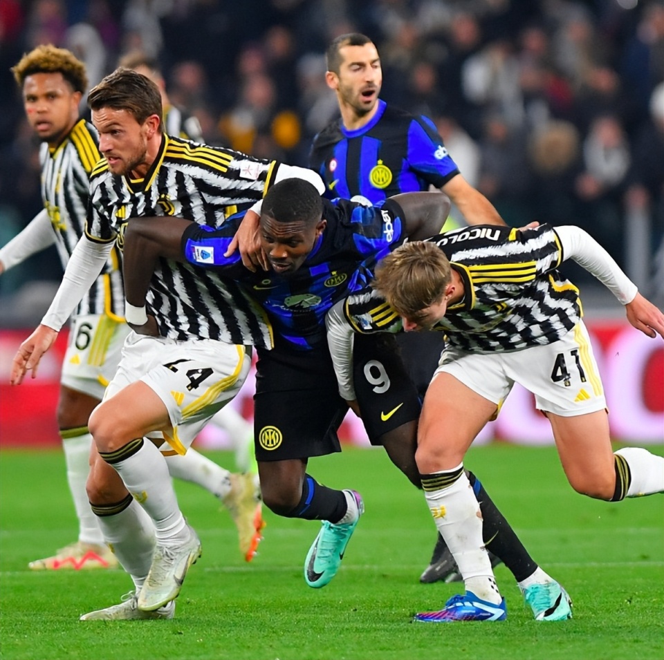 意甲头球破门集锦(2122意甲比赛用球)